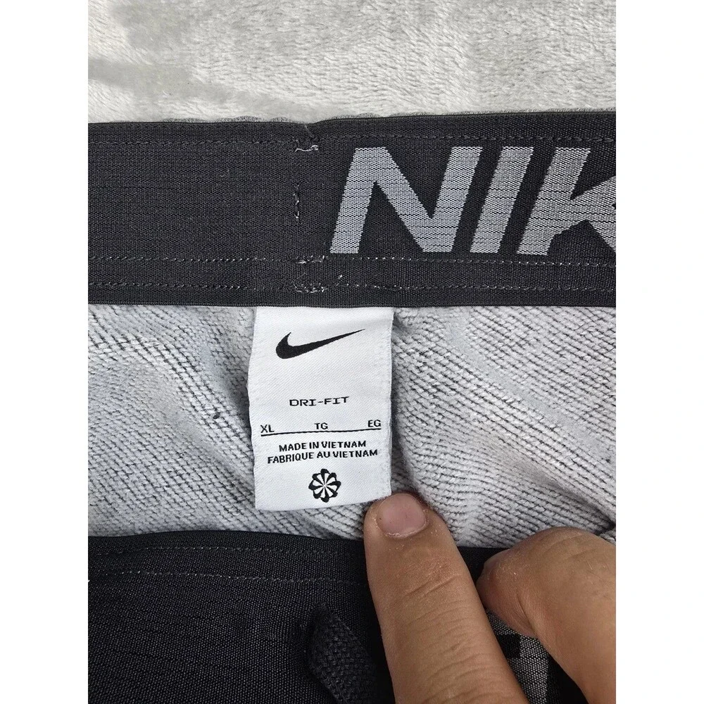 Nike Tech Fleece Joggers Men's XL Heather Gray Tapered Sweatpants.